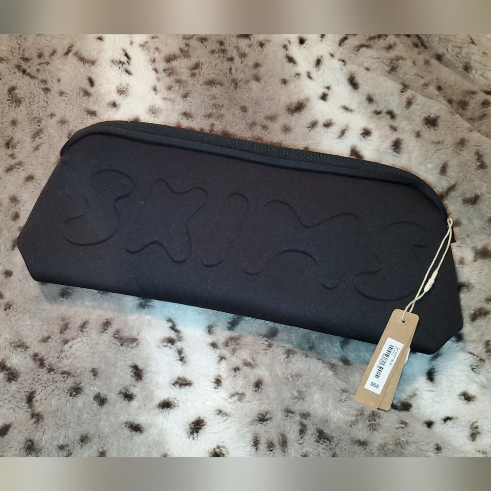 SKIMS Neoprene Pouch